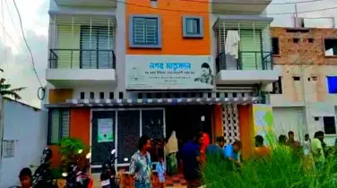 প্রসব করাতে গিয়ে নার্স ও আয়ার টানা হেঁচড়ায় নবজাতকের মৃত্যু