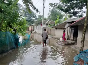 সোরা দক্ষিণ পাড়ার মেইন রাস্তা পানিতে তলিয়ে জনদুর্ভোগ, সমাধানে নেই কার্যকর উদ্যোগ