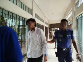 যশোর জেনারেল হাসপাতালে ভুয়া ইন্টার্ন চিকিৎসক আটক