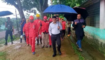 খাগড়াছড়িতে পাহাড় ধসের আশঙ্কা, নিরাপদ আশ্রয়ে যাওয়ার নির্দেশনা