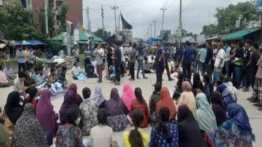 ময়মনসিংহে এক দফা দাবিতে ইঞ্জিনিয়ারিং কলেজ শিক্ষার্থীদের সড়ক অবরোধ কর্মসূচি