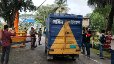 ত্রিপুরা রাজ্য সরকারকে ৩০০ কেজি হাড়িভাঙ্গা আম উপহার দিলেন প্রধান উপদেষ্টা