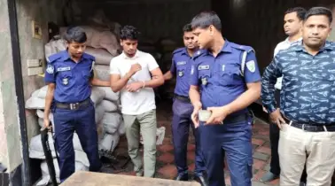 চা বোর্ডের অভিযান, চা কারখানা সীলগালা ও চা পাতা জব্দ 