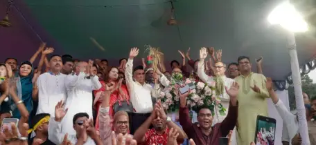 কতিপয় দল বিএনপিকে বিতর্ক করার চেষ্টা করছে: আযম খান