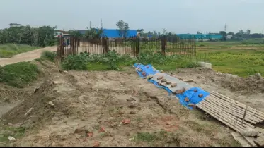 তিন বছরেও শেষ হয়নি সেতু নির্মাণের কাজ