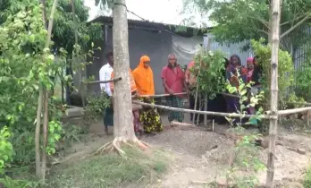 রাতের আঁধারে কবরস্থানের কবর চলে এলো বাড়ির উঠানে, এলাকায় চাঞ্চল্য!
