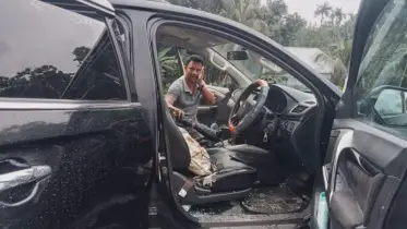 এনসিপির পদযাত্রাকে কেন্দ্র করে, গোপালগঞ্জে এবার ইউএনওর গাড়ি বহরে হামলা, ভাঙচুর
