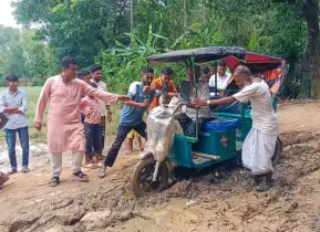 বিএনপি-অধ্যুষিত এলাকা বলে সড়ক উন্নয়নে বরাদ্দ দেওয়া হয়নি