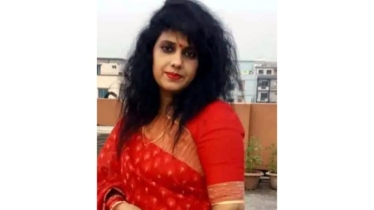 হাতের চুড়ি খুলে নেওয়ায় কাষ্টমসের বিরুদ্ধে মামলার প্রস্তুতি বিমান ক্রুর