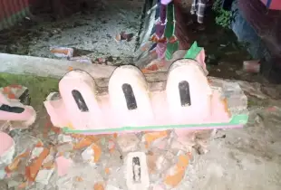 উলিপুরে মস‌জি‌দে নামাজ পড়‌তে গি‌য়ে রেলিং ভেঙে মুসল্লির মৃত‌্যু