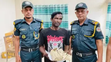 কারাগারে বন্ধুকে গাঁজা দিতে এসে ১০ দিনের জেল
