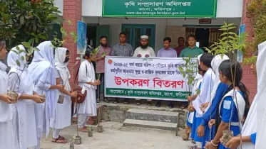 ৩৮টি শিক্ষা প্রতিষ্ঠানে ১৫০০শিক্ষার্থীদের মাঝে গাছের চারা বিতরণ