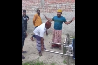 মাত্র ৩ হাজার টাকার জন্য মামার দাফনে বাধা! ২ লাখ টাকা দাবি ভাগ্নের, ৩০ হাজারে সমঝোতা