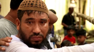 একসাথেই খেলতো তিন শিশু, এখন পাশাপাশি কবরে শুয়ে আছে