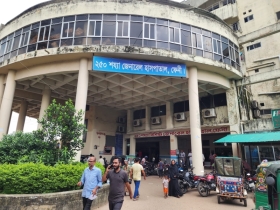 ফেনী হাসপাতালে জোড়াতালি দিয়ে চলছে স্বাস্থ্যসেবা, চিকিৎসা সংকটে রোগী মৃত্যুর অভিযোগ