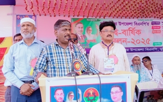 কেউ কেউ হঠাৎ করে রাজনৈতিক দল গঠন করে, তাদের শরীর থেকেই যেন ফ্যাসিবাদের গন্ধ পাচ্ছি