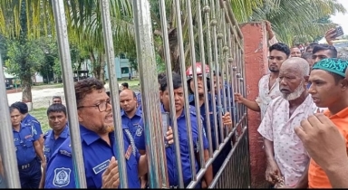 রৌমারীতে ট্রিপল মার্ডার, বিক্ষোভ-মিছিল ও থানা ঘেরাও