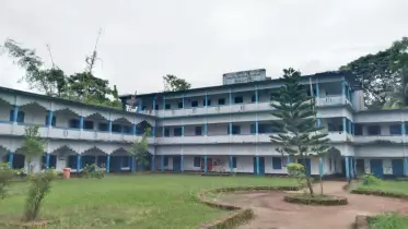 শত বছর ধরে শিক্ষার আলো ছড়িয়ে আসছে যে স্কুল 