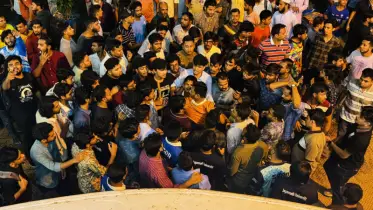 সদরঘাটে জবি শিক্ষার্থীদের ওপর হামলা, সুন্দরবন-১২ লঞ্চে ভাঙচুরে লঞ্চ চলাচল ব্যাহত
