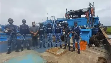 ভোলায় কোস্ট গার্ডের অভিযানে ৭ টি অবৈধ ট্রলিং বোটসহ সাড়ে ৭২ লক্ষ টাকা মূল্যের জাল ও সামুদ্রিক মাছ জব্দ