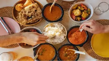 রাতের খাবারই অজান্তে বাড়িয়ে দিচ্ছে আপনার স্ট্রোকের ঝুঁকি!
