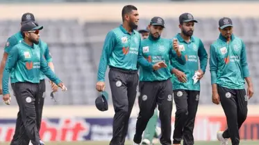 এক লিগে তিন অধিনায়ক!