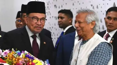 আনোয়ার ইব্রাহিমের আমন্ত্রণে সোমবার মালয়েশিয়া যাচ্ছেন প্রধান উপদেষ্টা