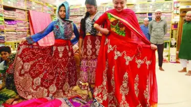বেনারসি শিল্পের উন্নয়নে পৃথক পল্লী স্থাপনের দাবি