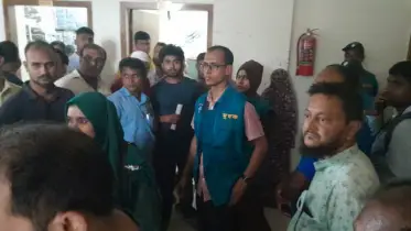 নওগাঁ সাব-রেজিস্ট্রি অফিসে ঘুষ ছাড়া ফাইল নড়ে না!