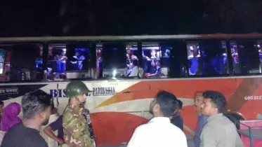 অতিরিক্ত আদায়কৃত ভাড়া যাত্রীদের ফেরত দিলো ভ্রাম্যমান আদালত