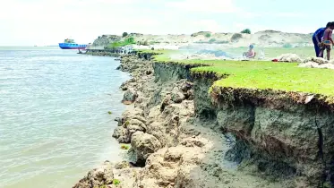 ভোলায় বর্ষার আগেই নদী গর্ভে বিস্তীর্ণ এলাকা