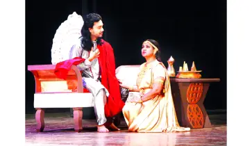 নারীর বঞ্চনার আখ্যান ‘পোহালে শর্বরী’ মঞ্চস্থ