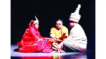 ছুটির দিনে নাট্যপ্রেমীদের পদচারণায় সরব নাট্যমঞ্চ