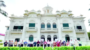 দর্শনার্থীদের জন্য খুলে গেল ঐতিহাসিক রোজ গার্ডেন