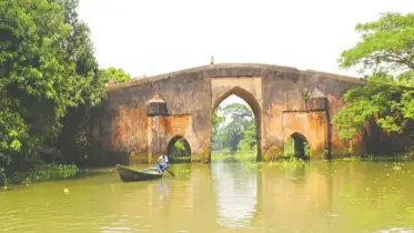 মুন্সীগঞ্জে কিংবদন্তি 