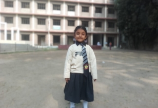 স্কুলগামী ছোট্ট মেয়ের জন্য প্রবাসী বাবার না বলা কান্না