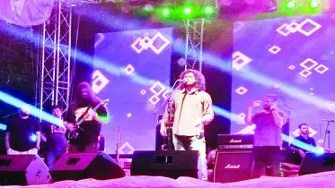 বৃষ্টিস্নাত সন্ধ্যায় নজরুলের সুরবাণীতে সিক্ত শ্রোতা