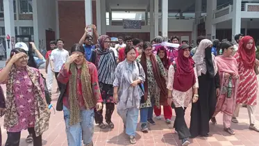 কুয়েটে ক্লাসে ফেরেননি শিক্ষকরা