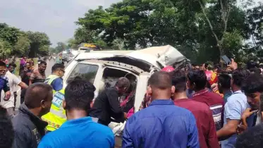নাটোরে একই পরিবারের ৭ জনসহ প্রাণ গেল ৮ জনের