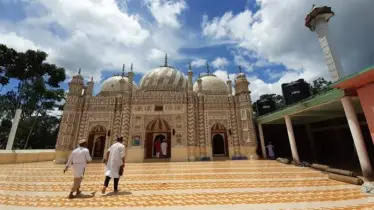 বজরা শাহী মসজিদ: মোগল স্থাপত্যের এক জীবন্ত ইতিহাস