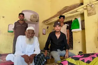 ভারতে জোরপূর্বক ৮০ লাখ পুরুষের বন্ধ্যাকরণ: আল-জাজিরার অনুসন্ধানে বেরিয়ে এলো এক নিষ্ঠুর অধ্যায়