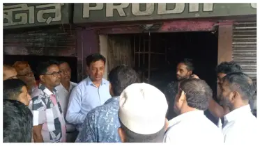 নগরকান্দায় গভীররাতে আগুনে পুড়ল প্রায় কোটি টাকার দুটি মুদি দোকান
