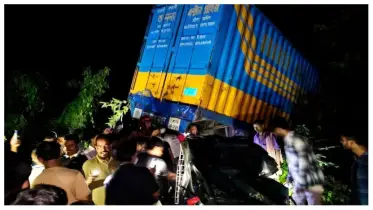 রায়পুরে কাভার্ড ভ্যান ও সিএনজির মুখোমুখি সংঘর্ষে নারী নিহত, আহত ৫