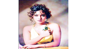 ফের আলোচনায় নুসরাত ফারিয়া