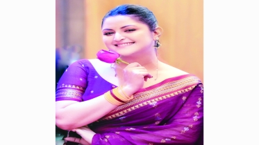 গর্ভবতী মা ও নবজাতকদের পাশে পরীমনি