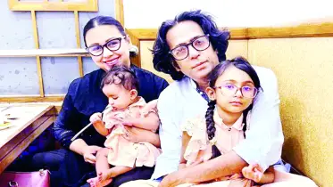 অল্পের জন্য বেঁচে গেল বাপ্পার পরিবার