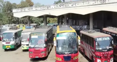 চাঁপাইনবাবগঞ্জ-রাজশাহী রুটে বাস চলাচল বন্ধ, দুর্ভোগে যাত্রীরা