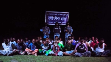 হাতিয়ায় কোস্টগার্ডের টহলদলের ওপর হামলা, অবৈধ জাল’সহ ৩৩জেলে আটক