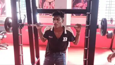 জিমে চুরি করতে গিয়ে ধরা, শাস্তি হিসেবে করতে হলো ব্যায়াম!