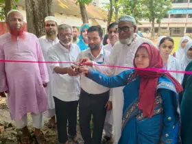 গফরগাঁওয়ে দুইটি বিদ্যালয়ে সততা স্টোর উদ্বোধন